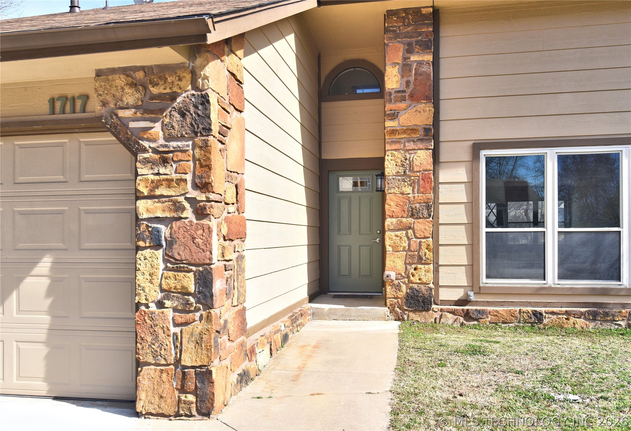 1717 N 27th Street Property Photo 2