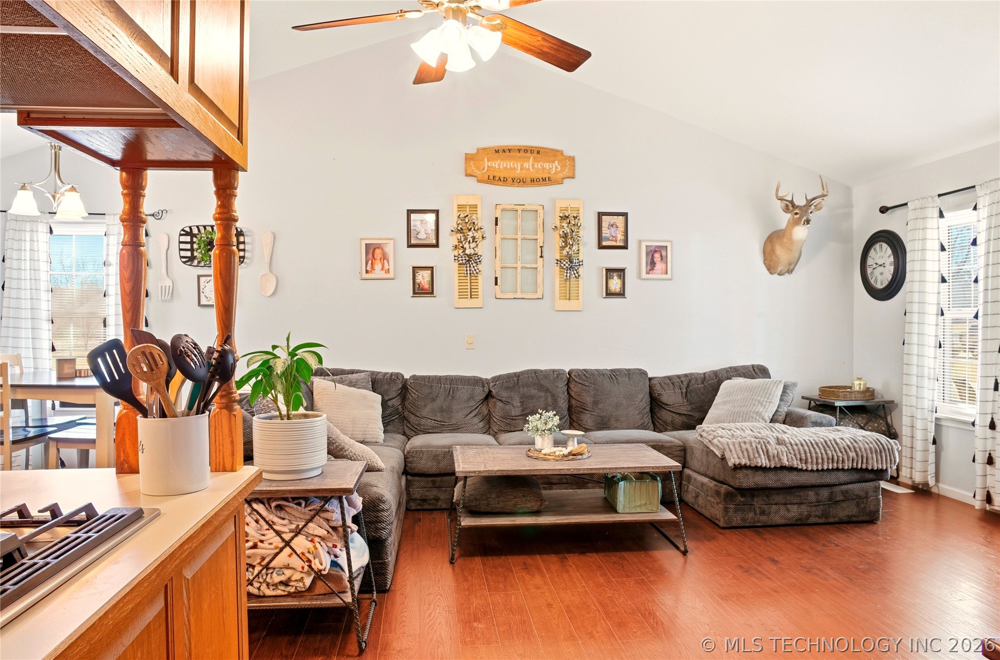 1627 S Locust Avenue Property Photo 4