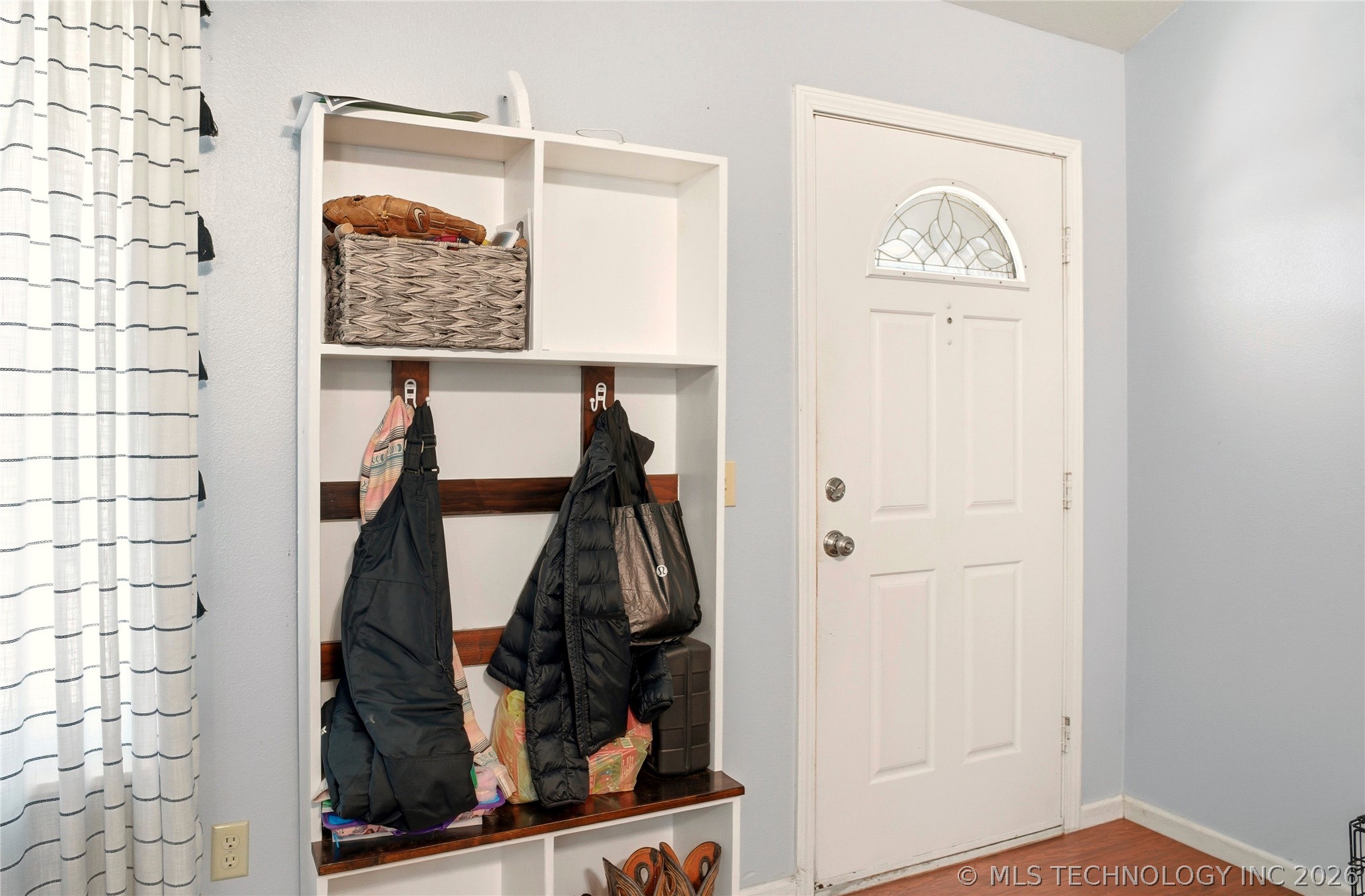 1627 S Locust Avenue Property Photo 7