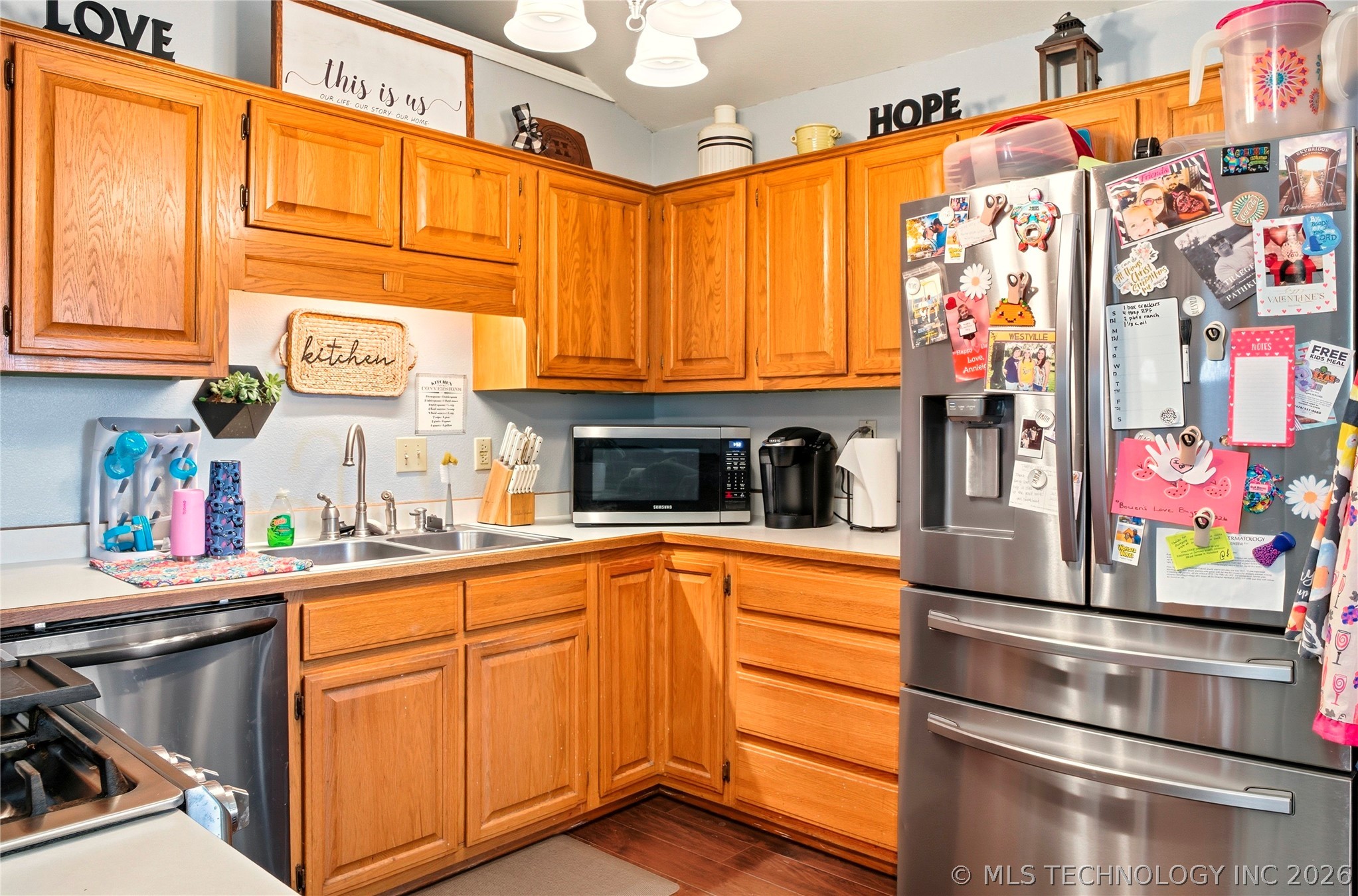 1627 S Locust Avenue Property Photo 10