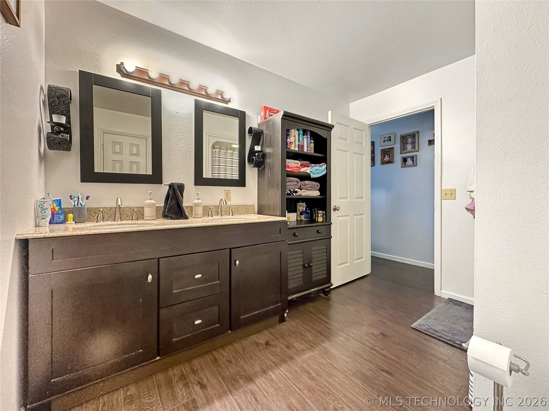 1627 S Locust Avenue Property Photo 13