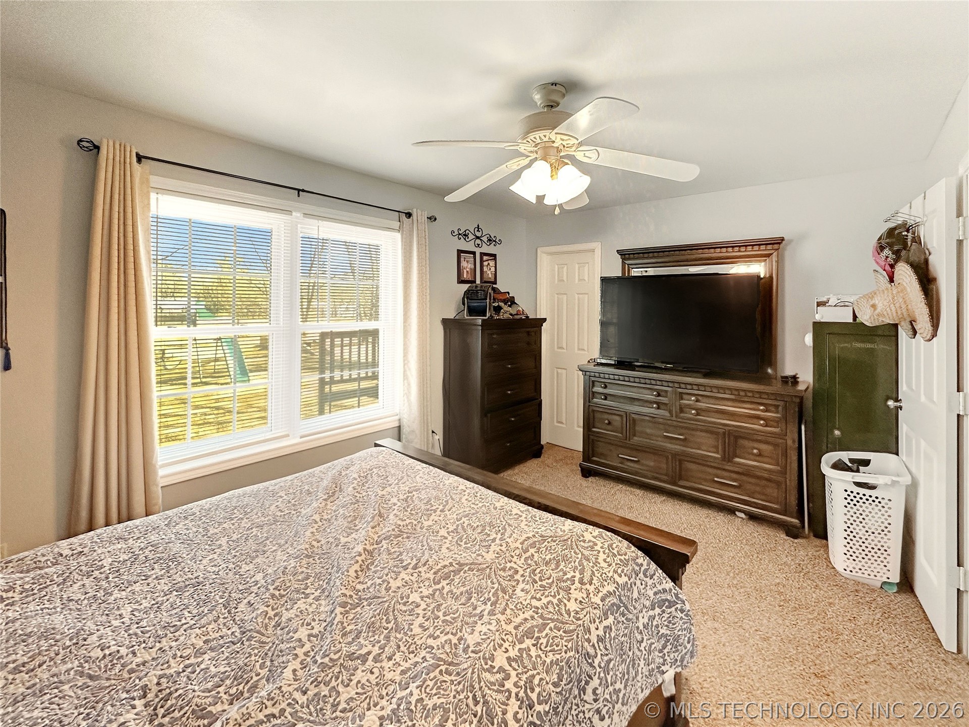 1627 S Locust Avenue Property Photo 19