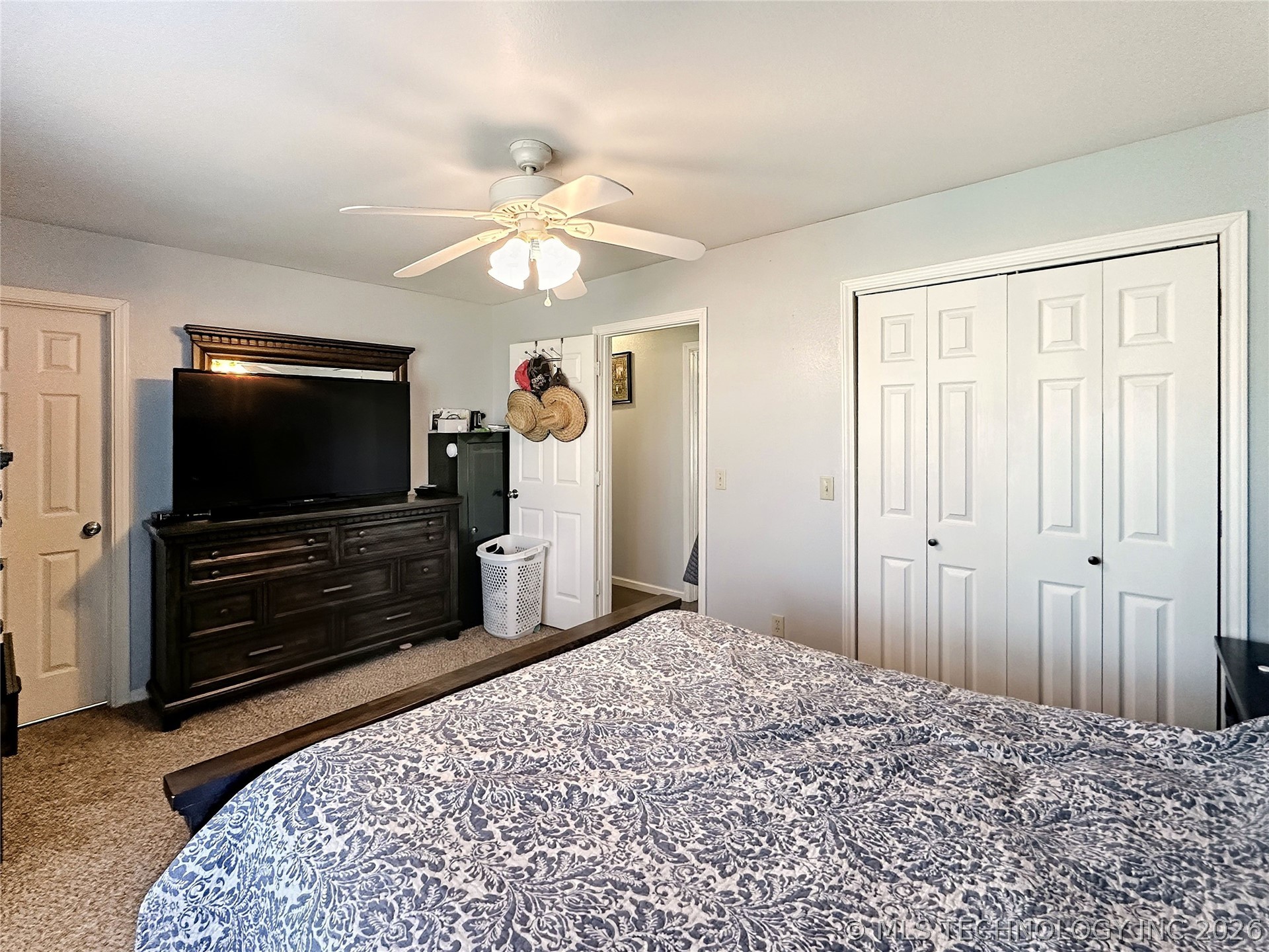 1627 S Locust Avenue Property Photo 20