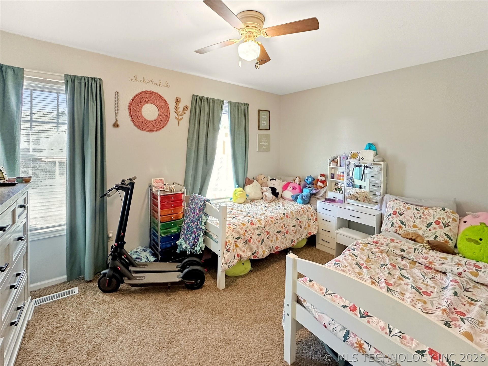 1627 S Locust Avenue Property Photo 21