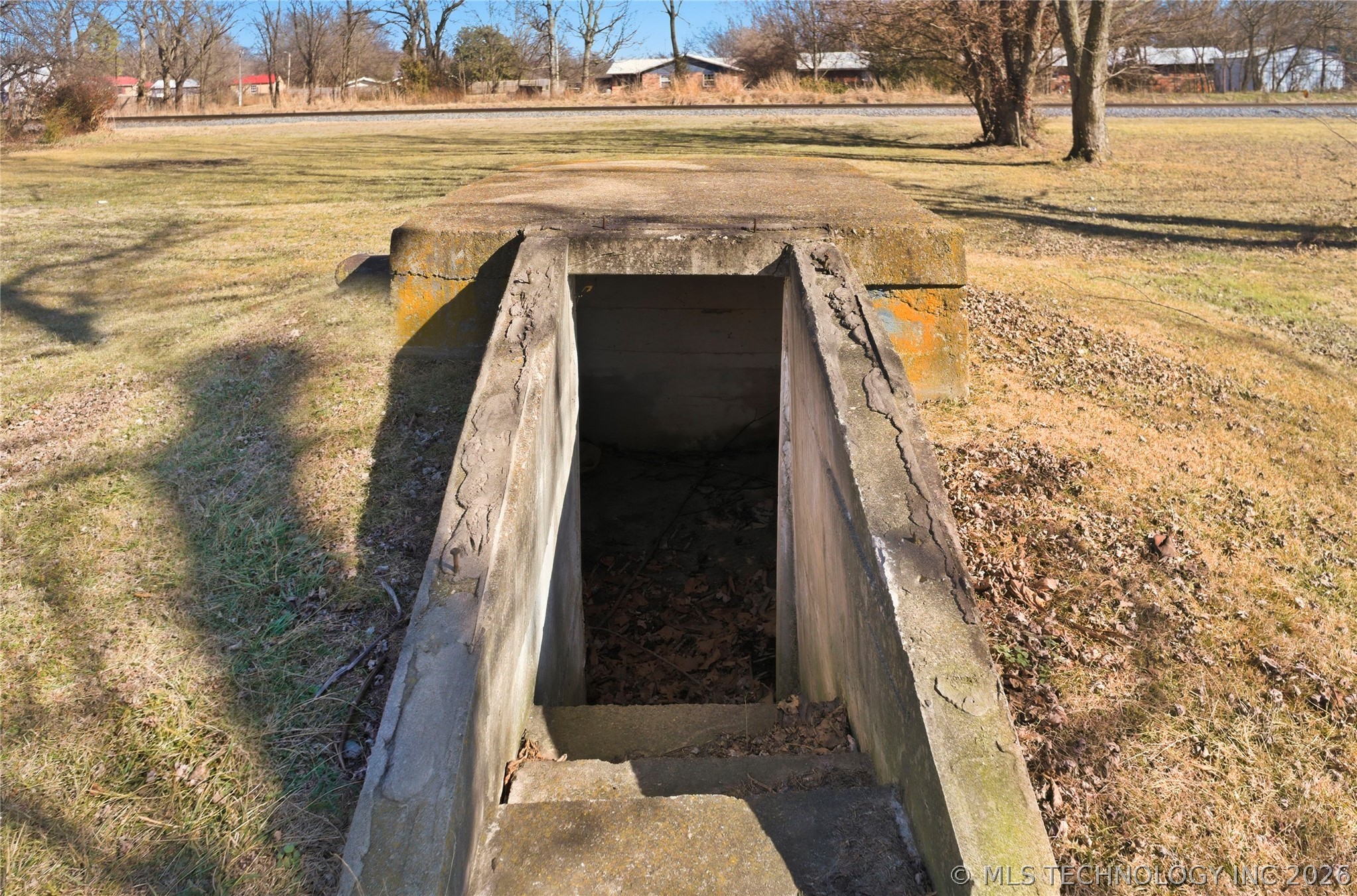 1627 S Locust Avenue Property Photo 26