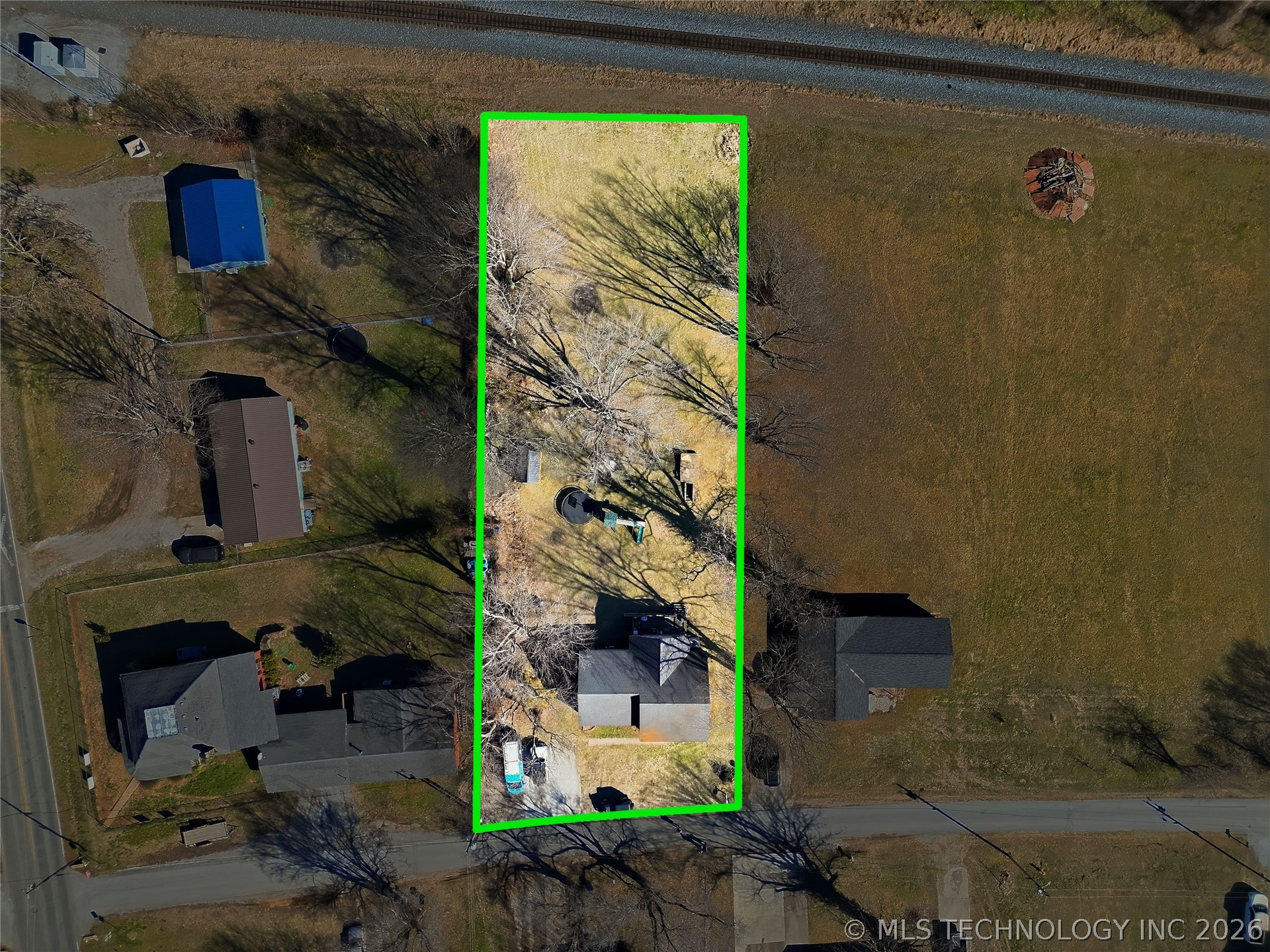 1627 S Locust Avenue Property Photo 28