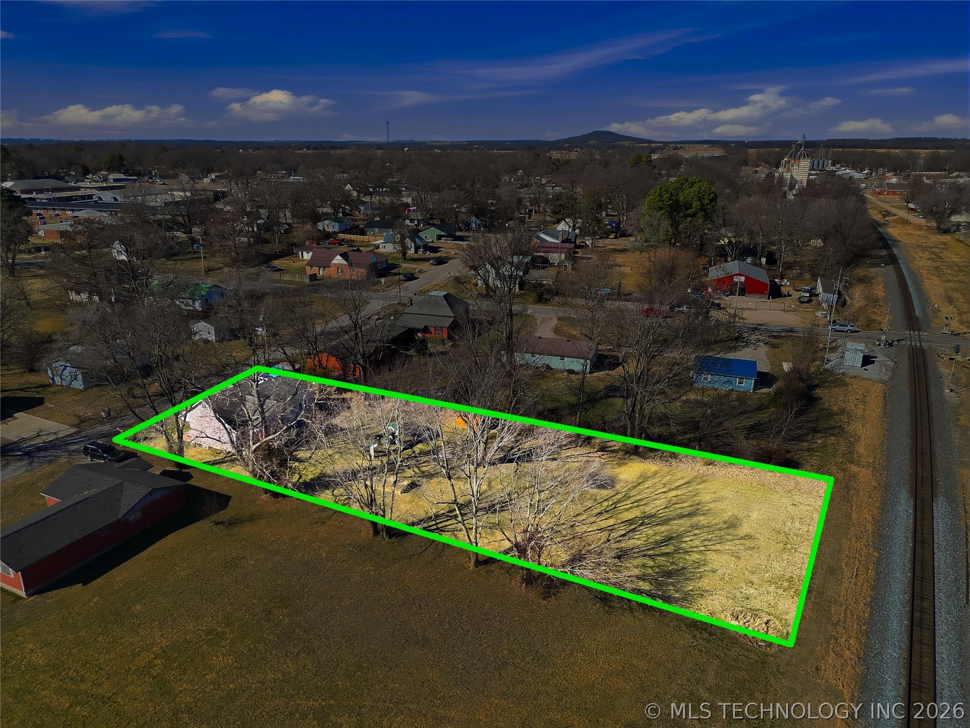 1627 S Locust Avenue Property Photo 31