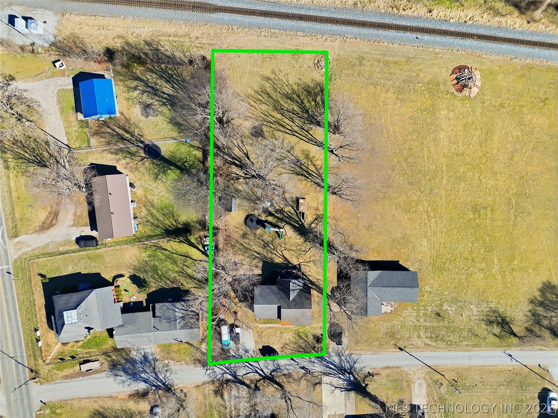 1627 S Locust Avenue Property Photo 32