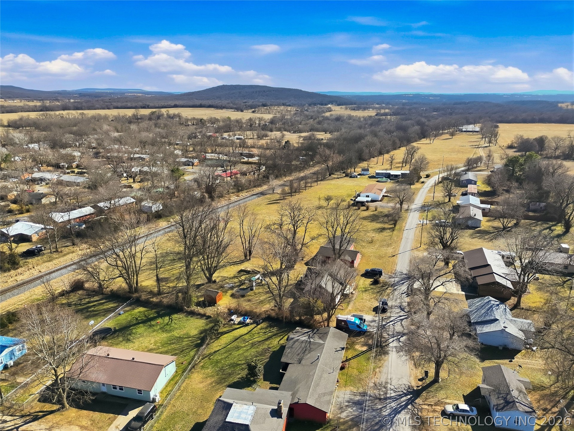 1627 S Locust Avenue Property Photo 36