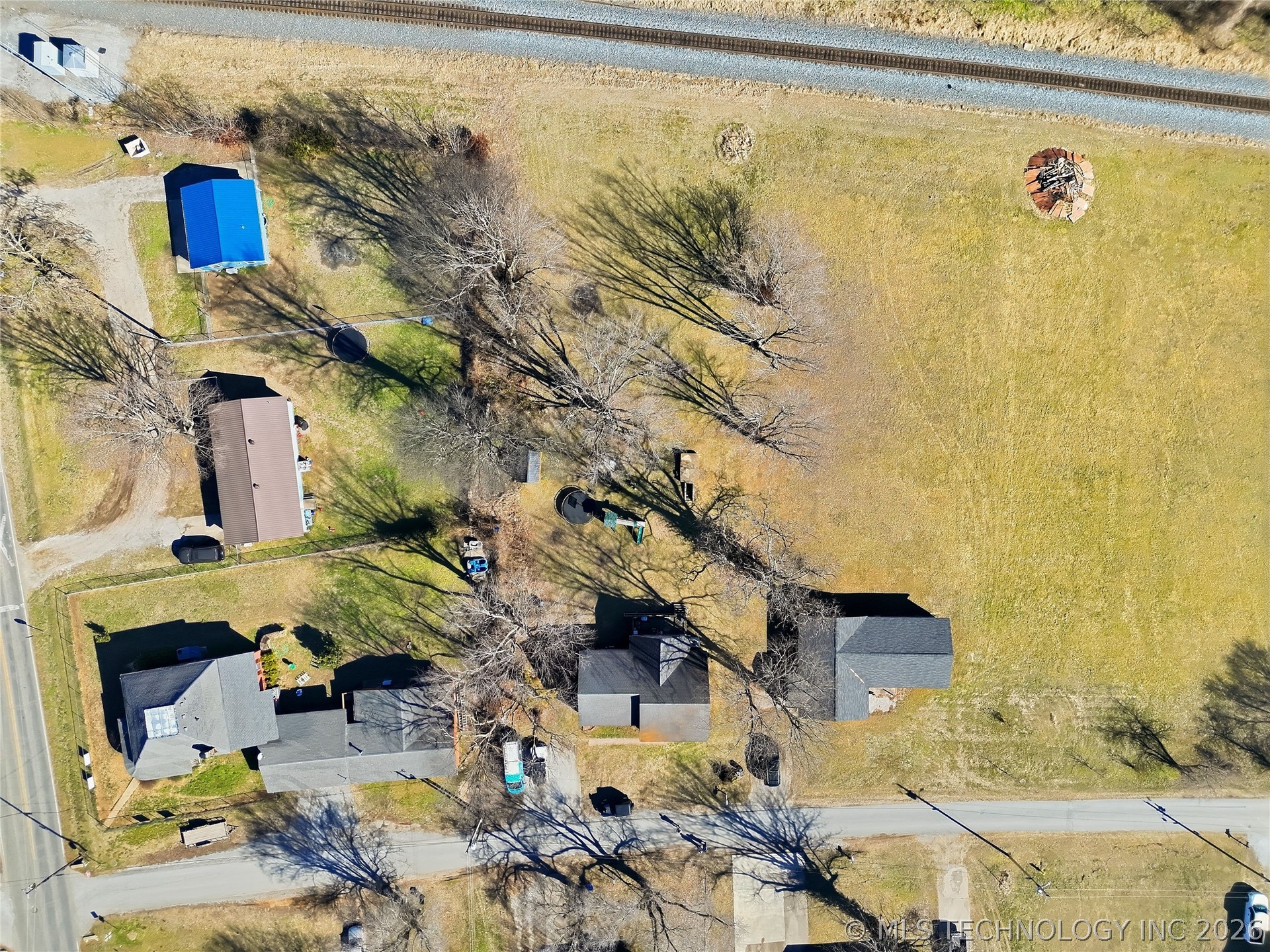 1627 S Locust Avenue Property Photo 40