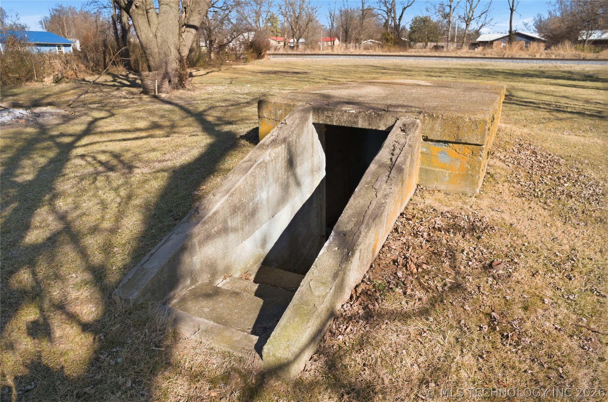 1627 S Locust Avenue Property Photo 43