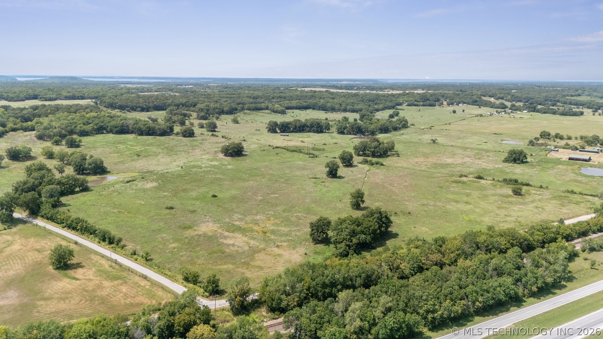 E 420 Road Property Photo 2