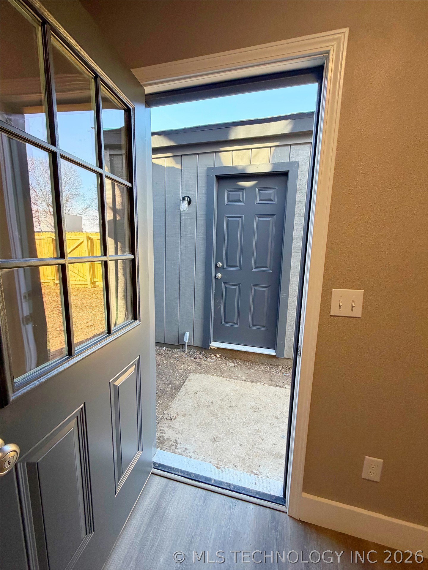 2203 S Poplar Street Property Photo 11