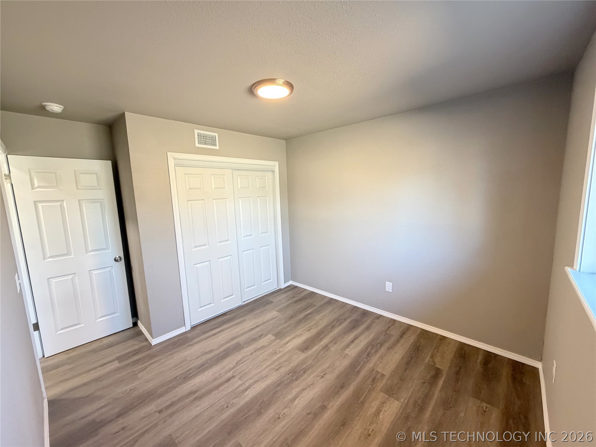 2203 S Poplar Street Property Photo 13