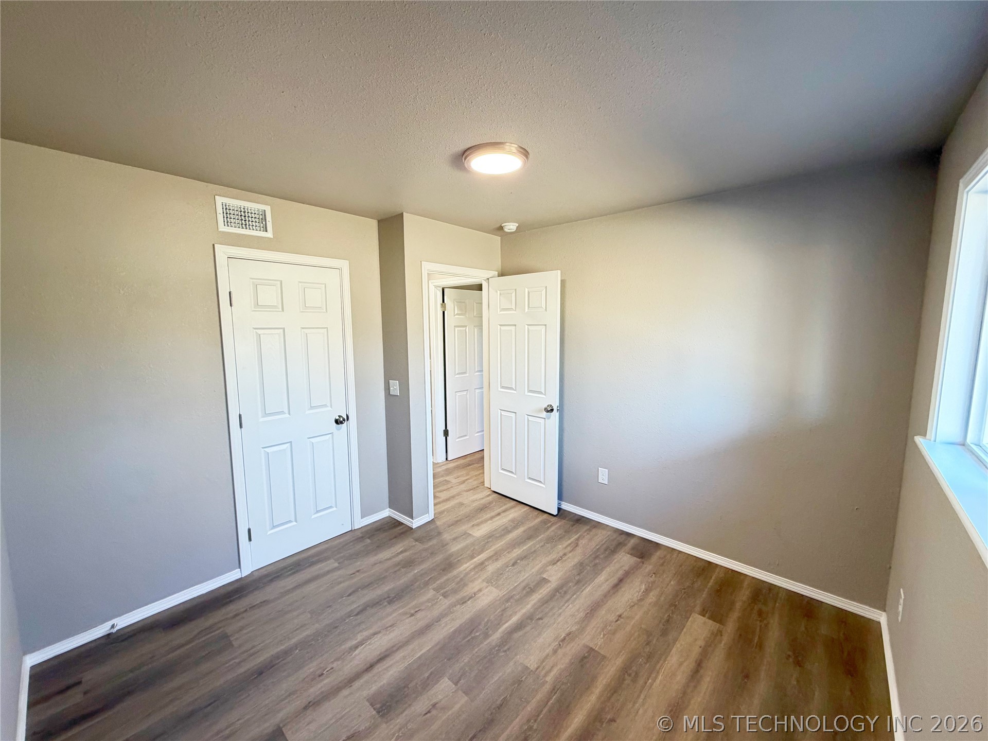 2203 S Poplar Street Property Photo 14