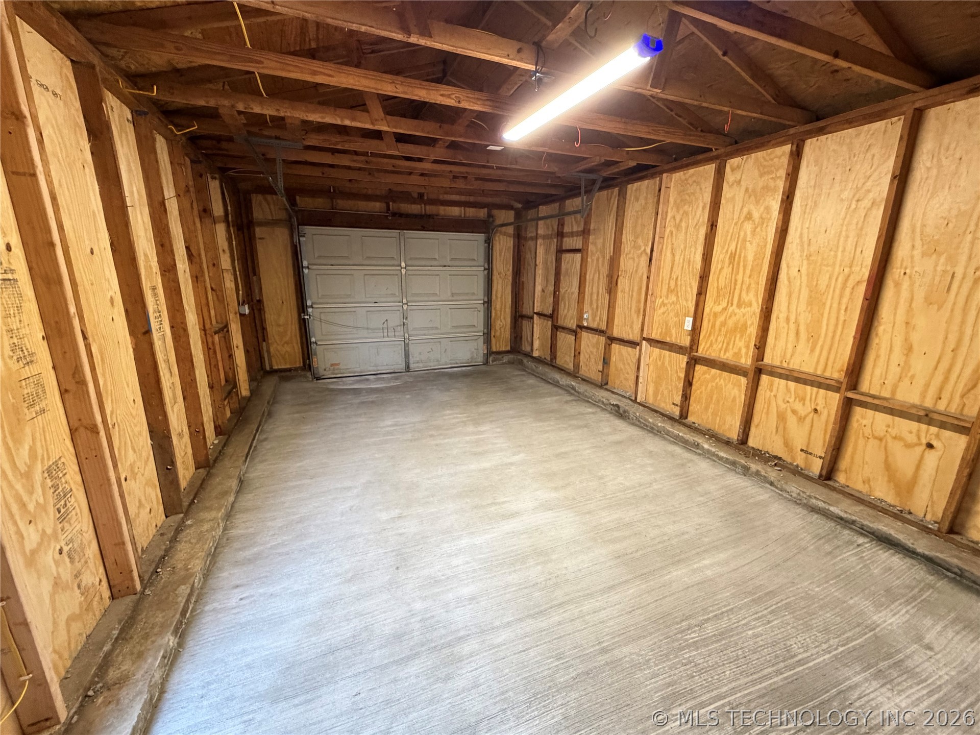 2203 S Poplar Street Property Photo 17