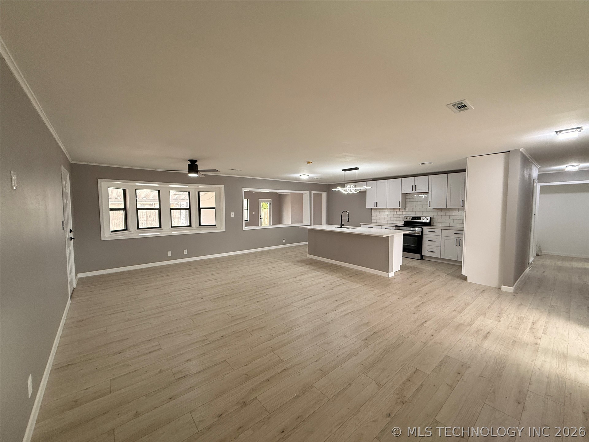 2717 S 74th East Avenue Property Photo 3