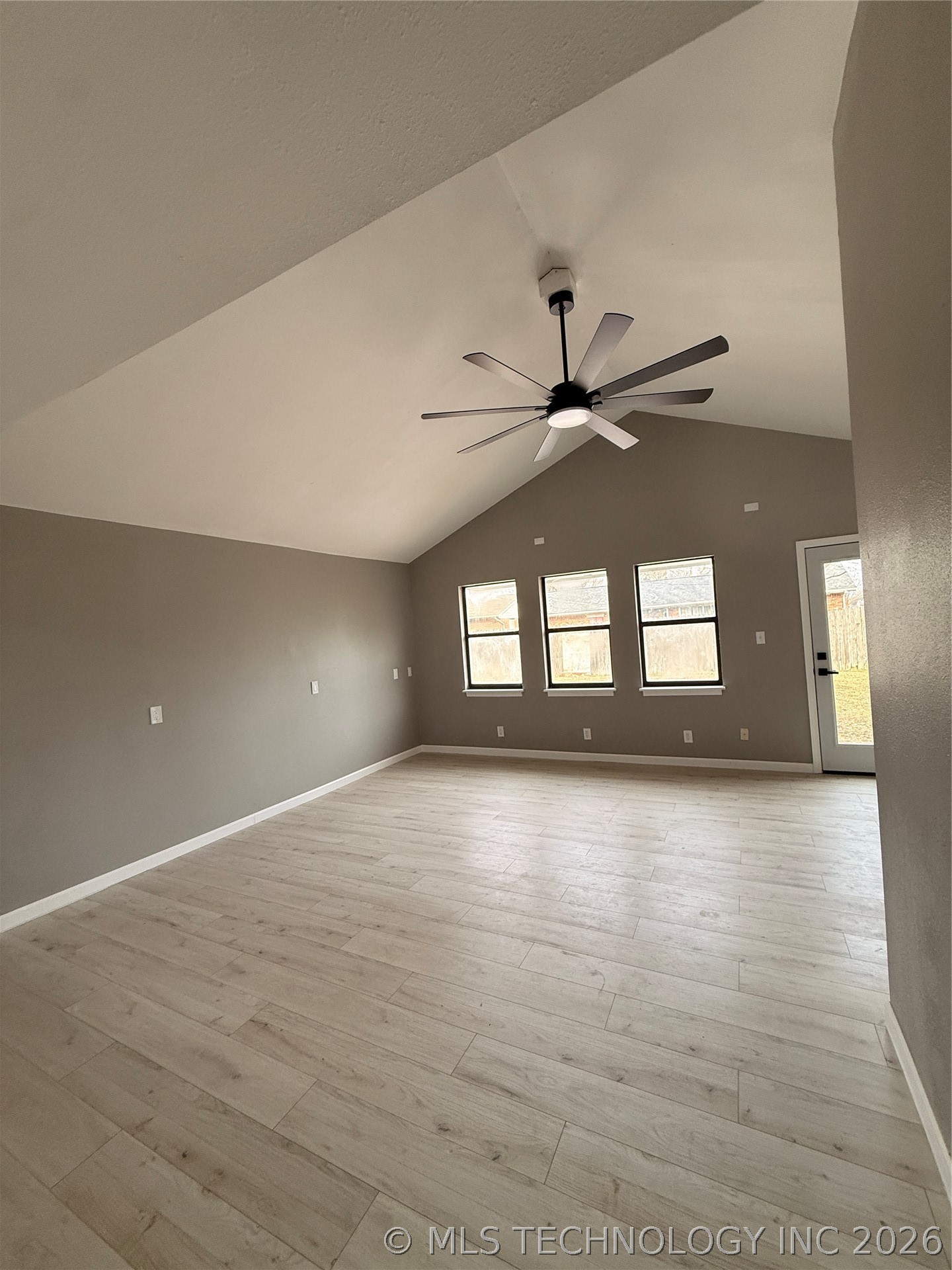 2717 S 74th East Avenue Property Photo 8