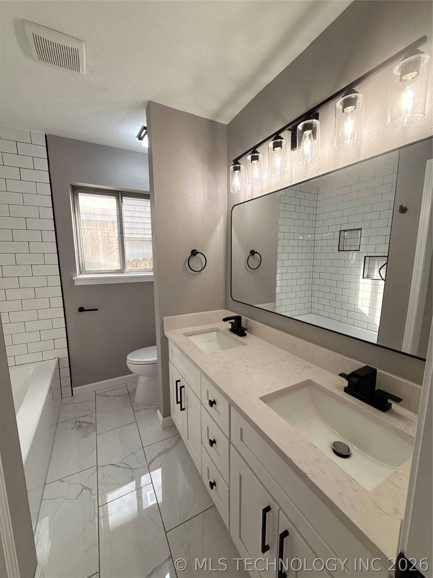 2717 S 74th East Avenue Property Photo 12