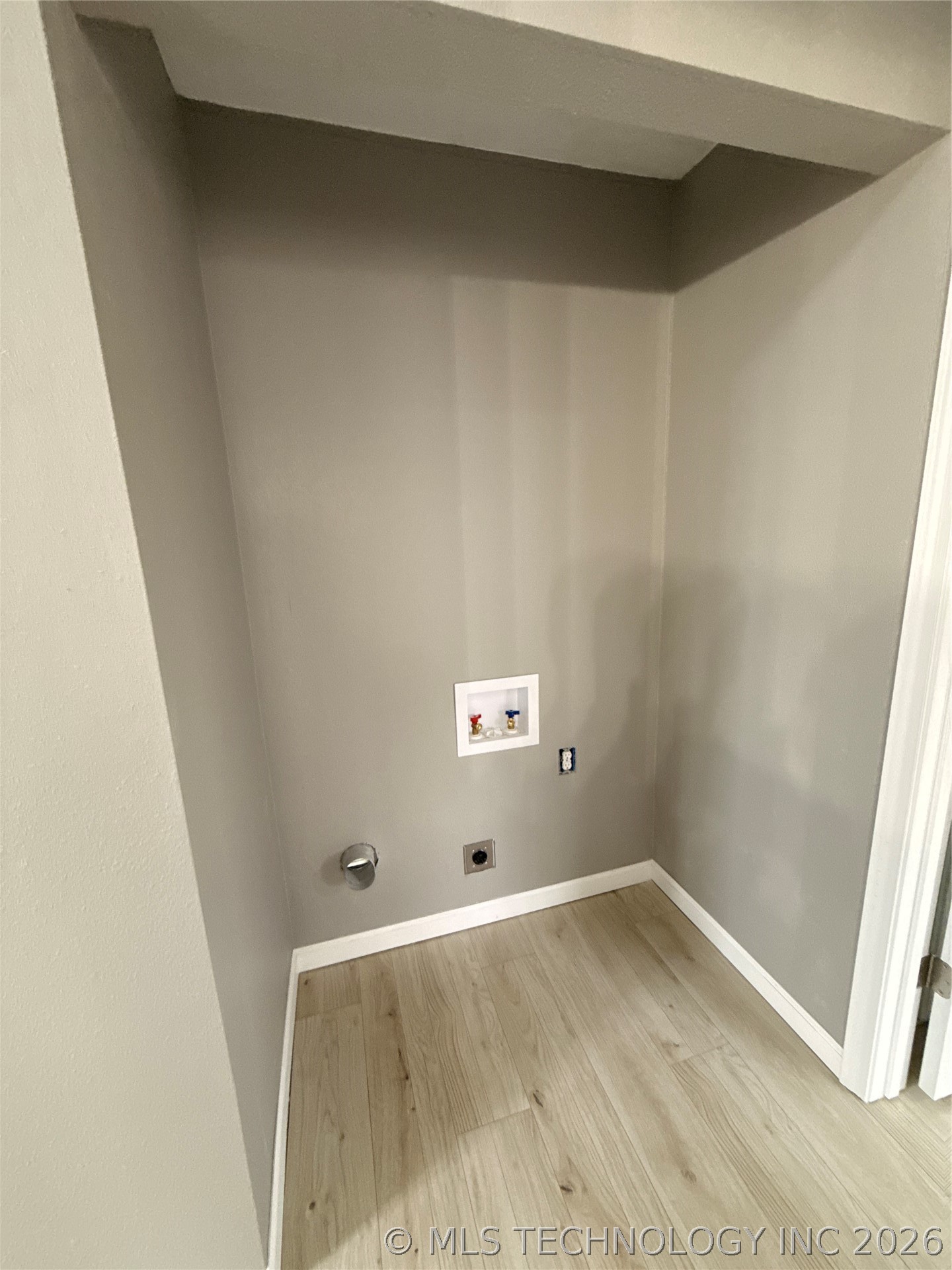 2717 S 74th East Avenue Property Photo 14