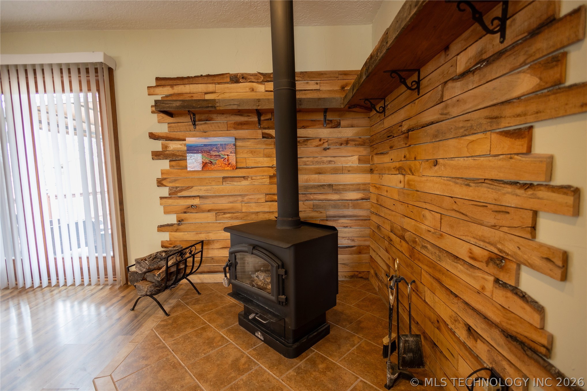 1701 Lakeview Property Photo 13