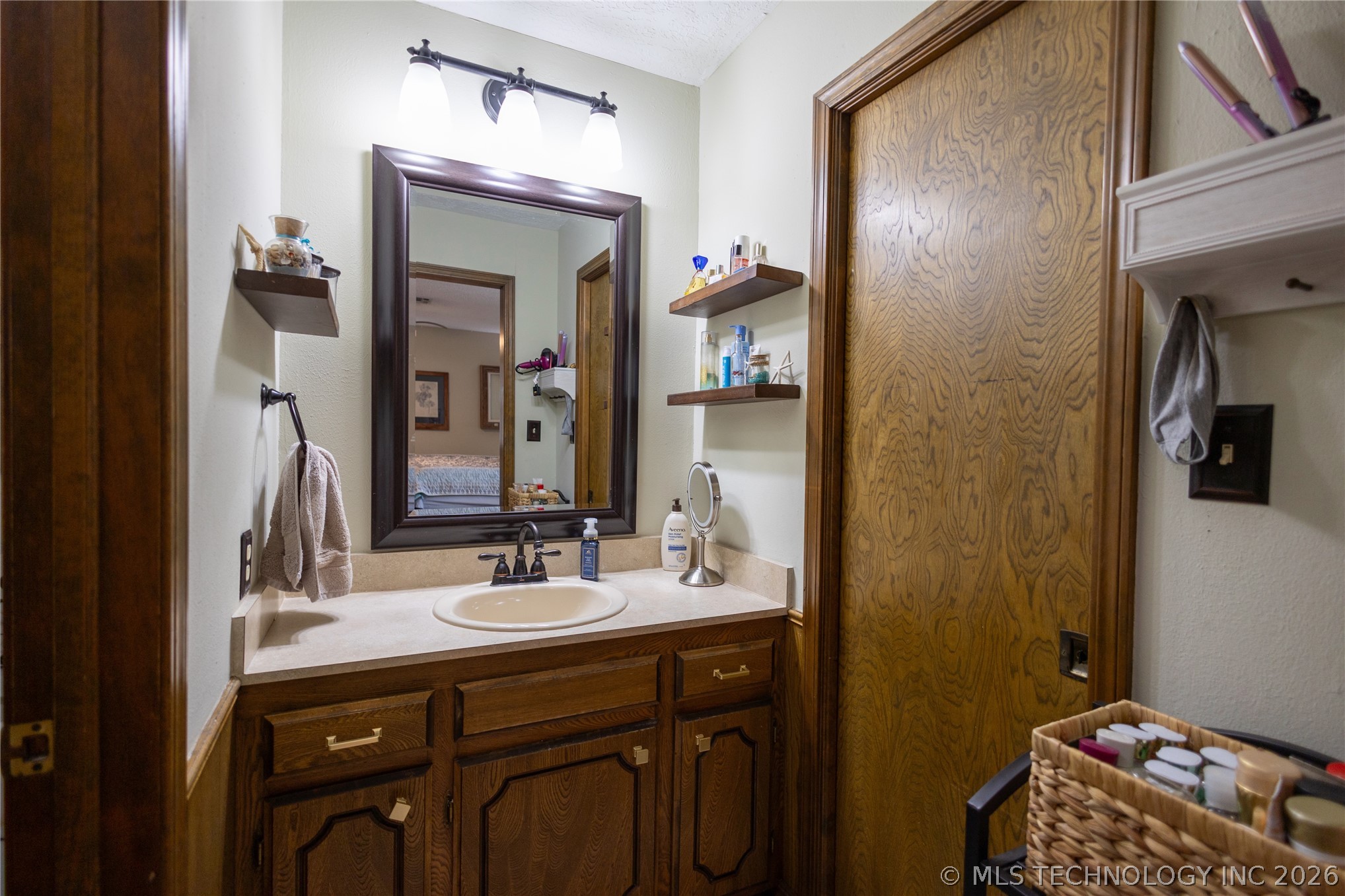 1701 Lakeview Property Photo 16