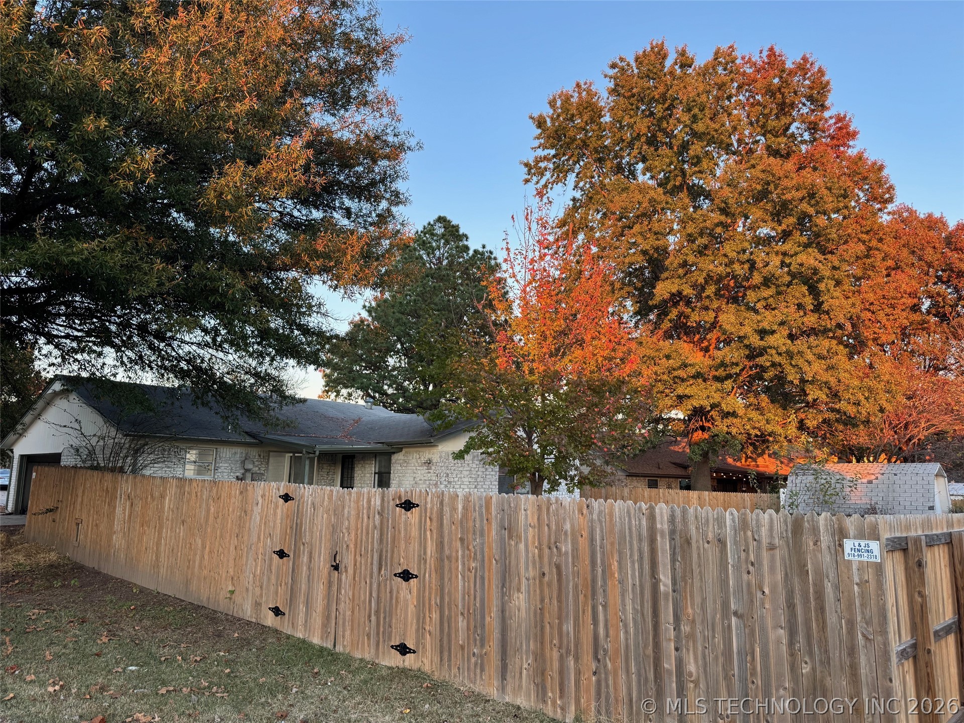 2701 E Indianola Street Property Photo 5
