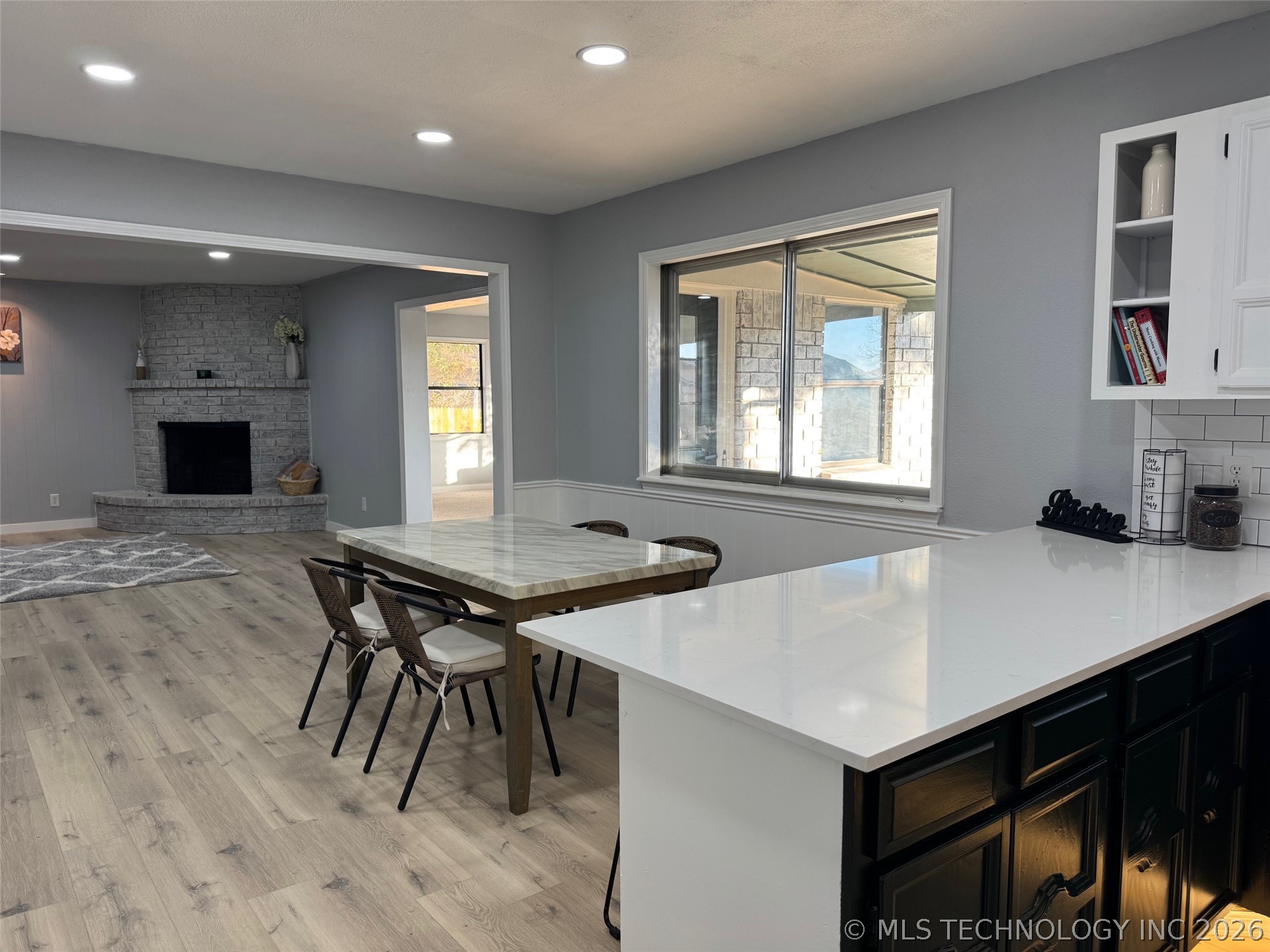 2701 E Indianola Street Property Photo 8