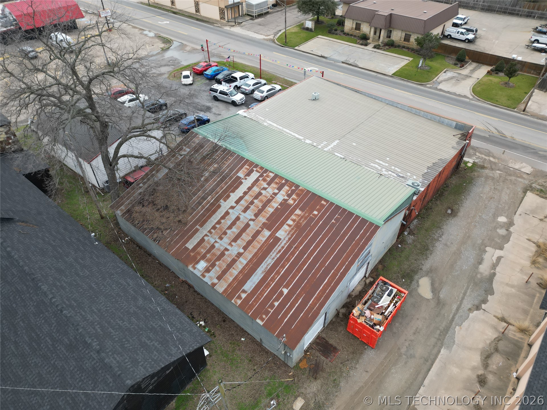 610 N 1st Avenue Property Photo 5