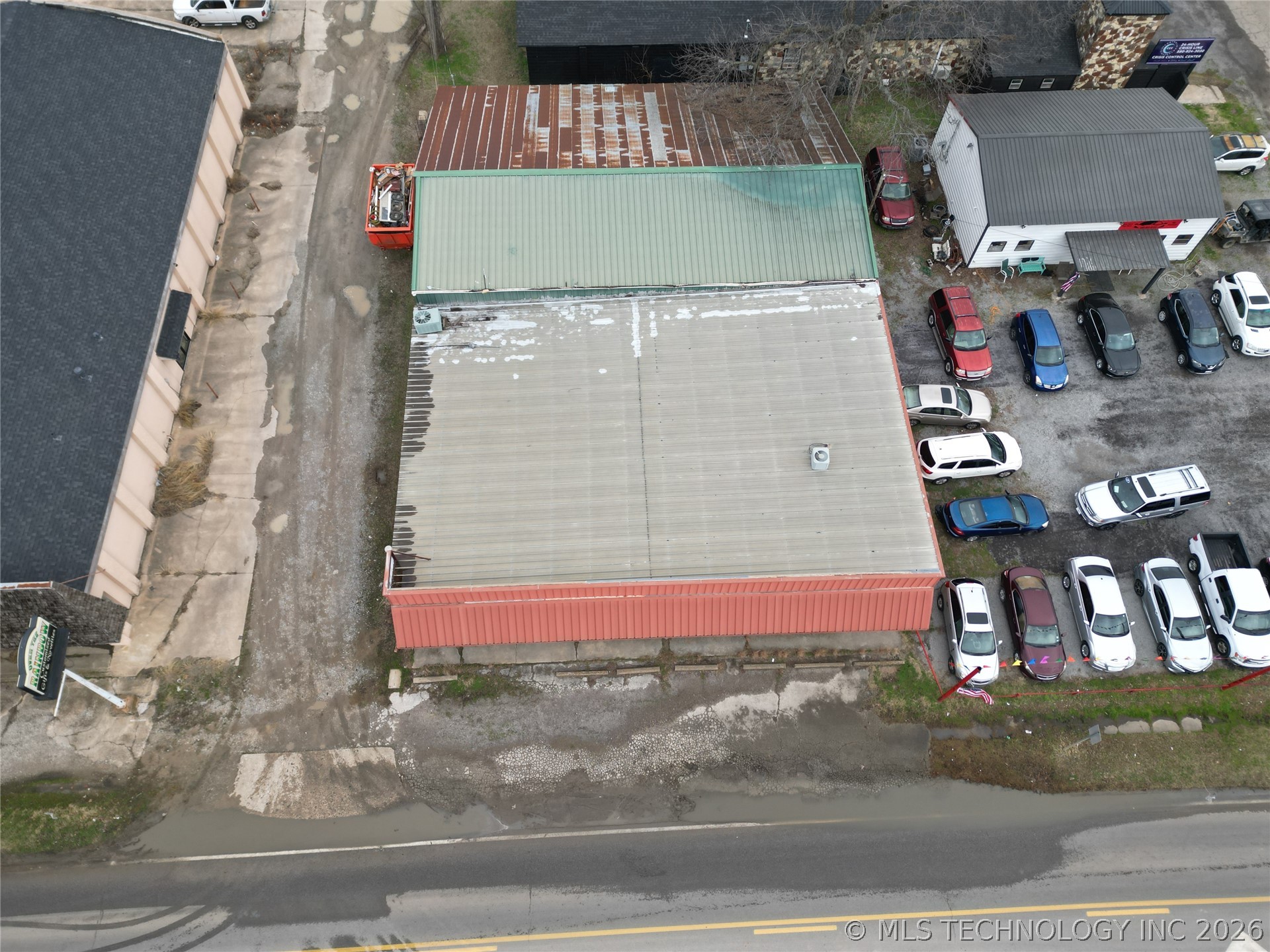 610 N 1st Avenue Property Photo 6