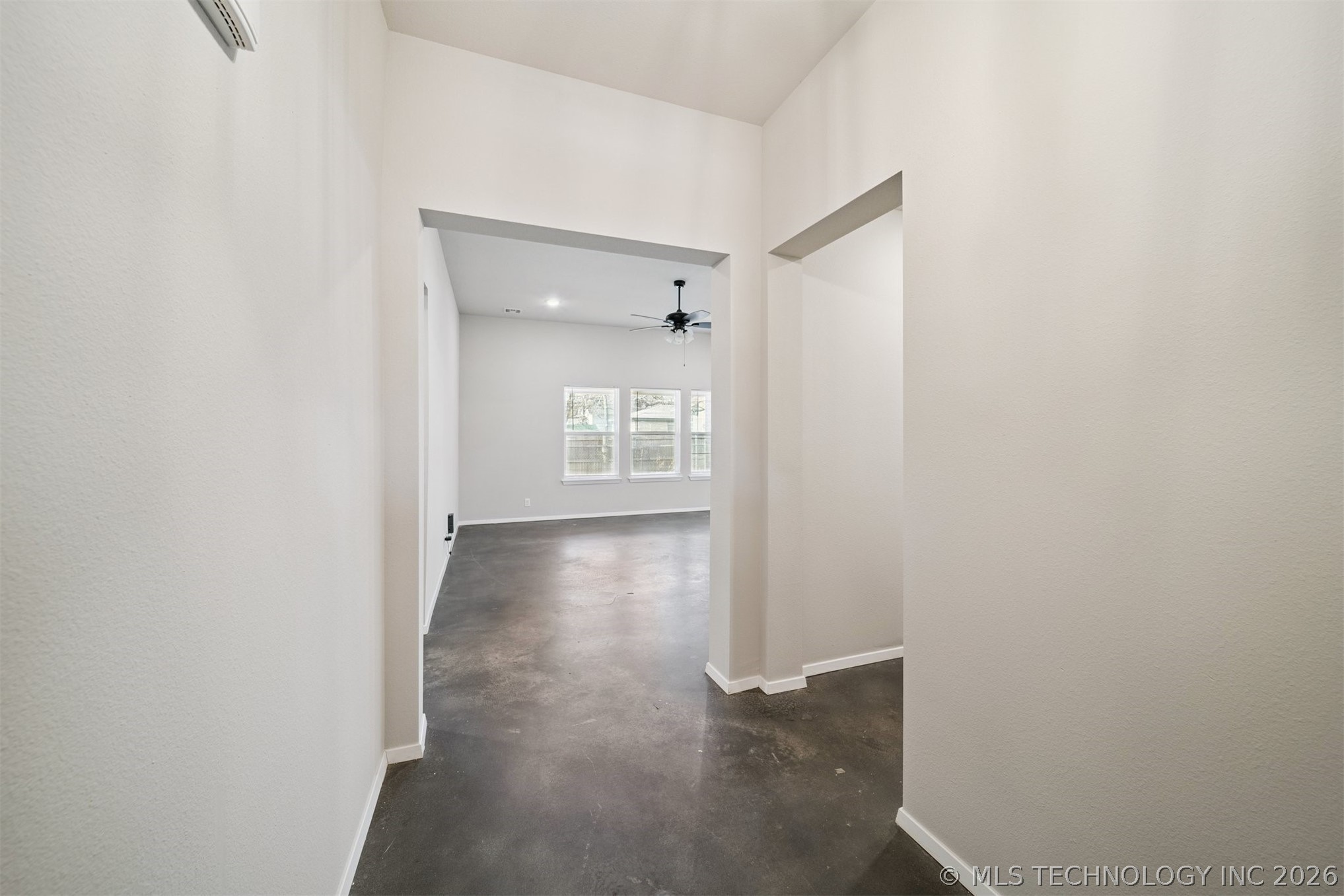 215 N Broadway Street Property Photo 6