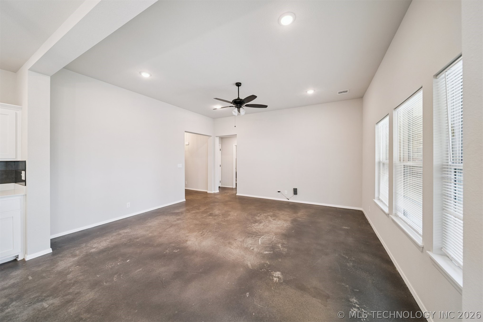 215 N Broadway Street Property Photo 15