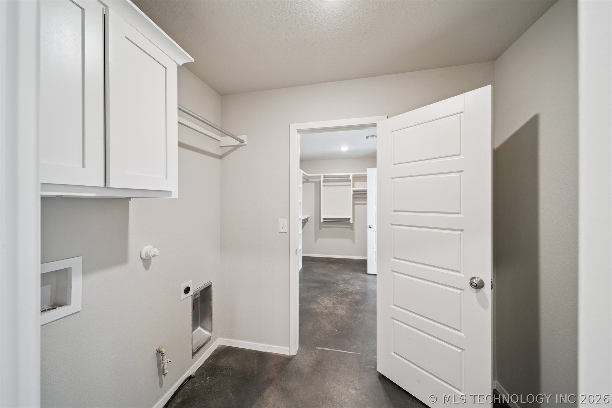 215 N Broadway Street Property Photo 17