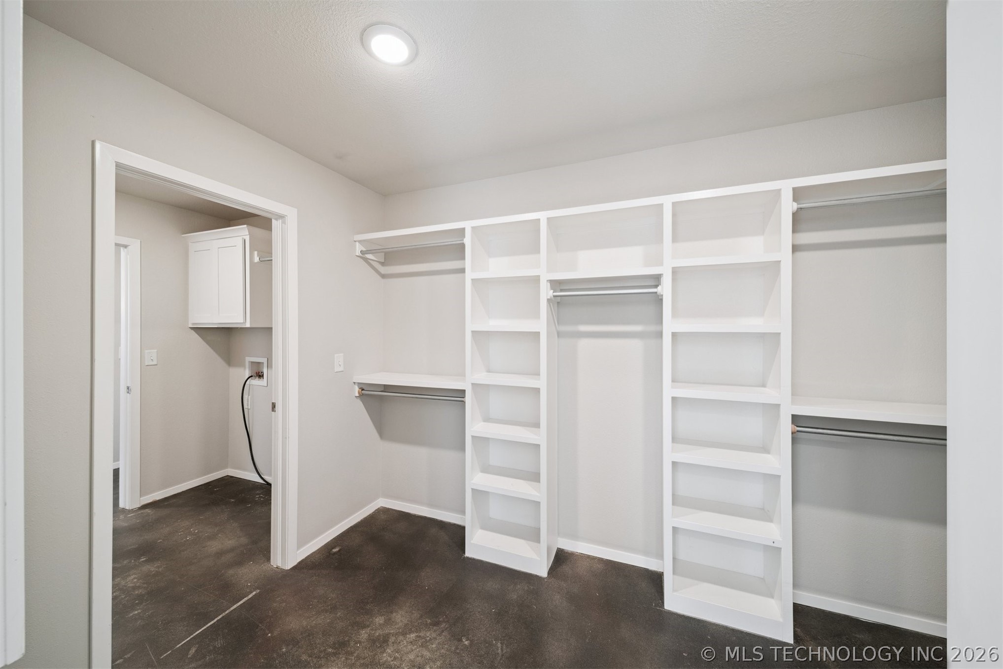 215 N Broadway Street Property Photo 23