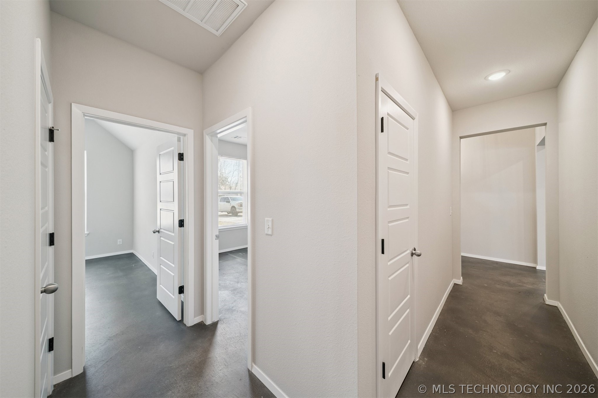 215 N Broadway Street Property Photo 27