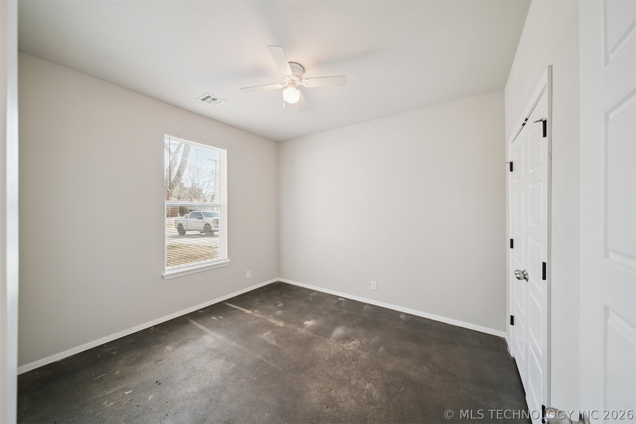 215 N Broadway Street Property Photo 28