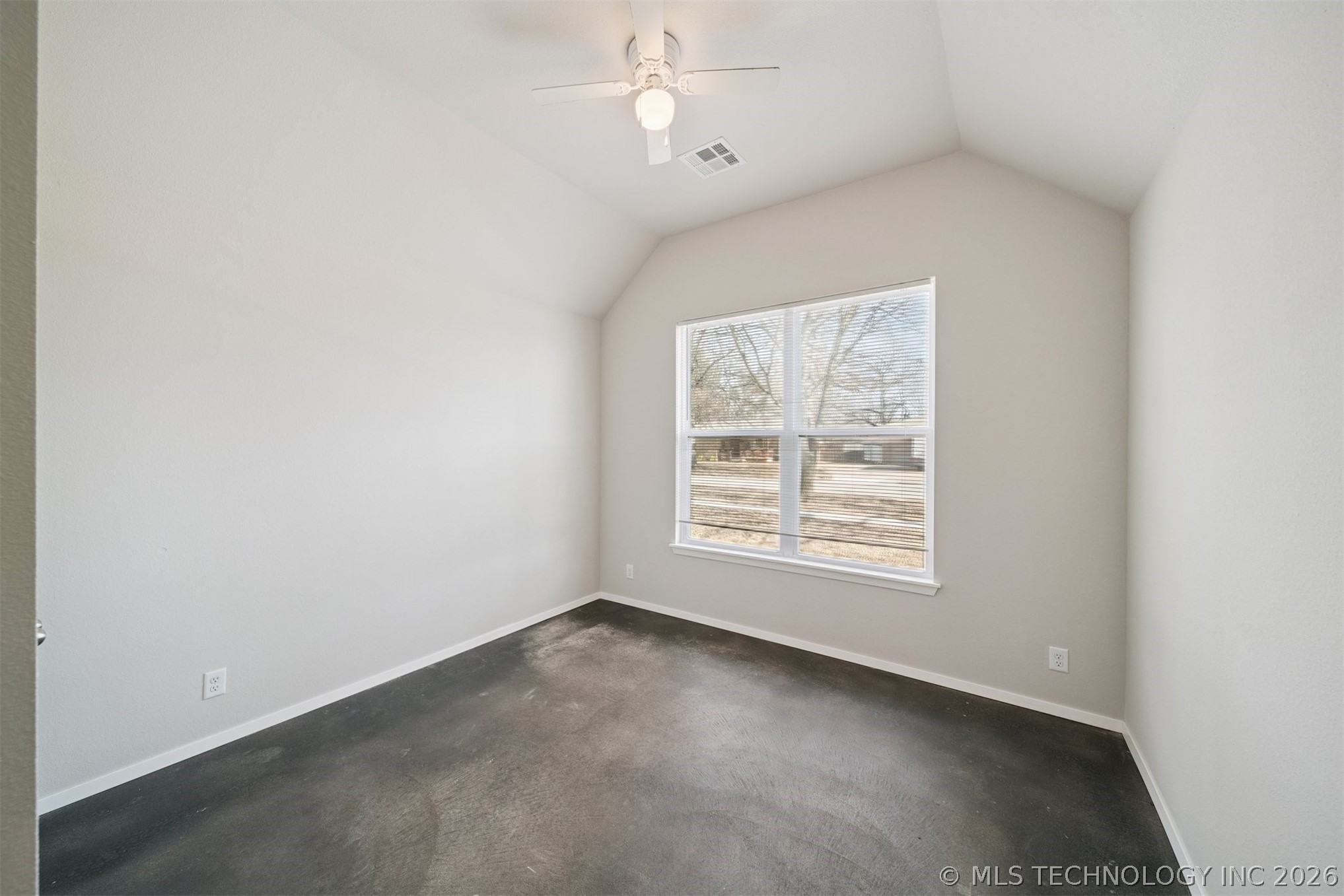215 N Broadway Street Property Photo 29