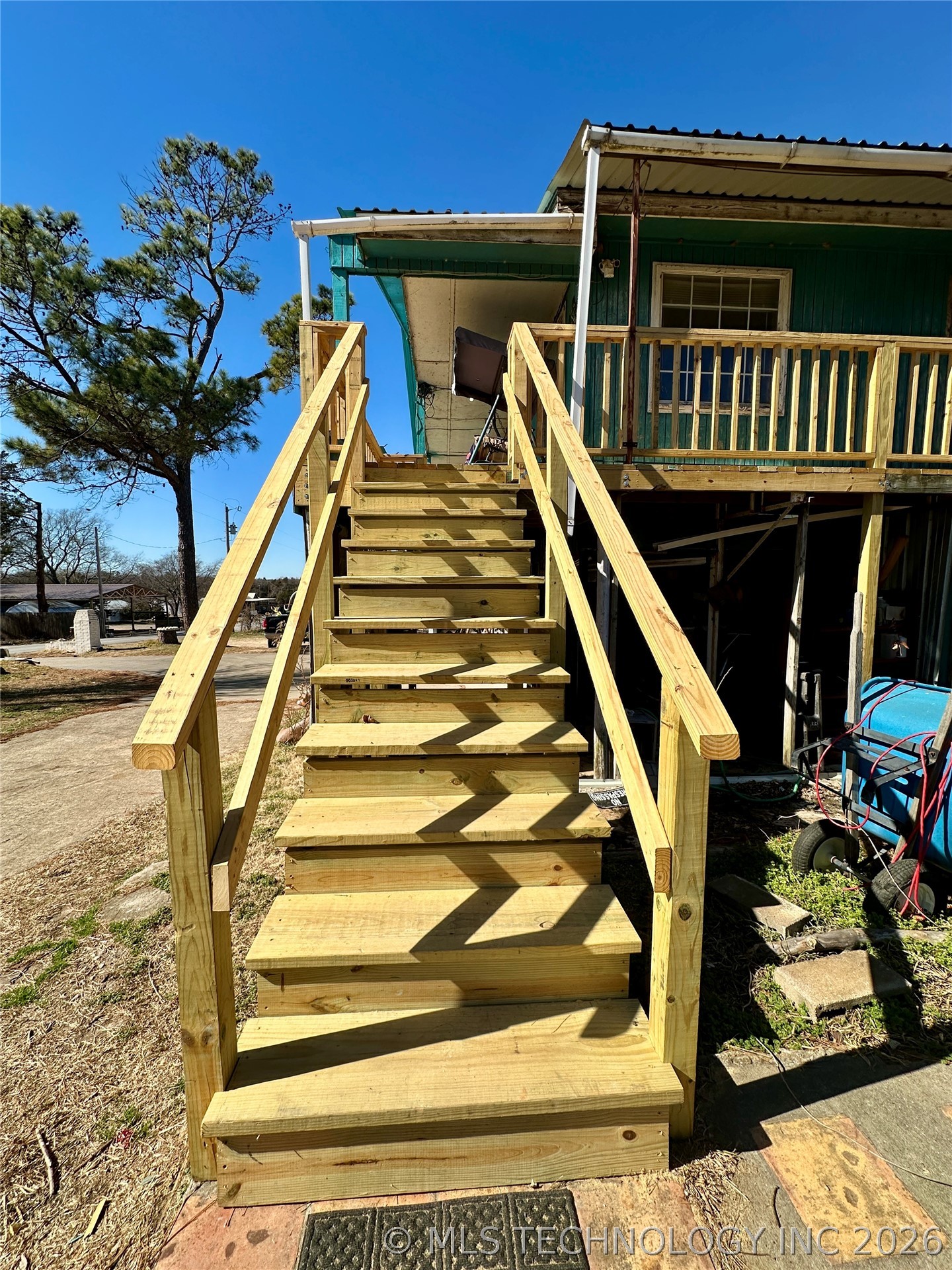 5924 Kickapoo Avenue Property Photo 3