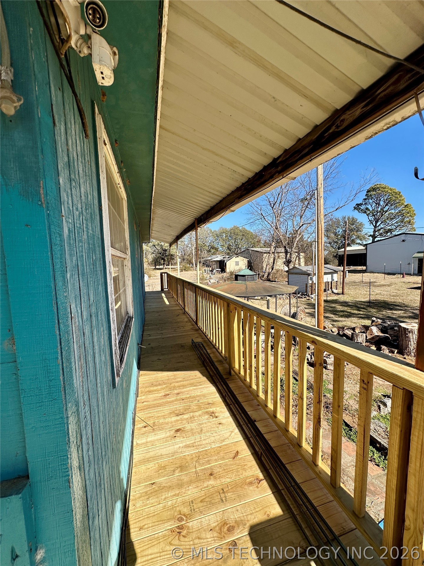 5924 Kickapoo Avenue Property Photo 4