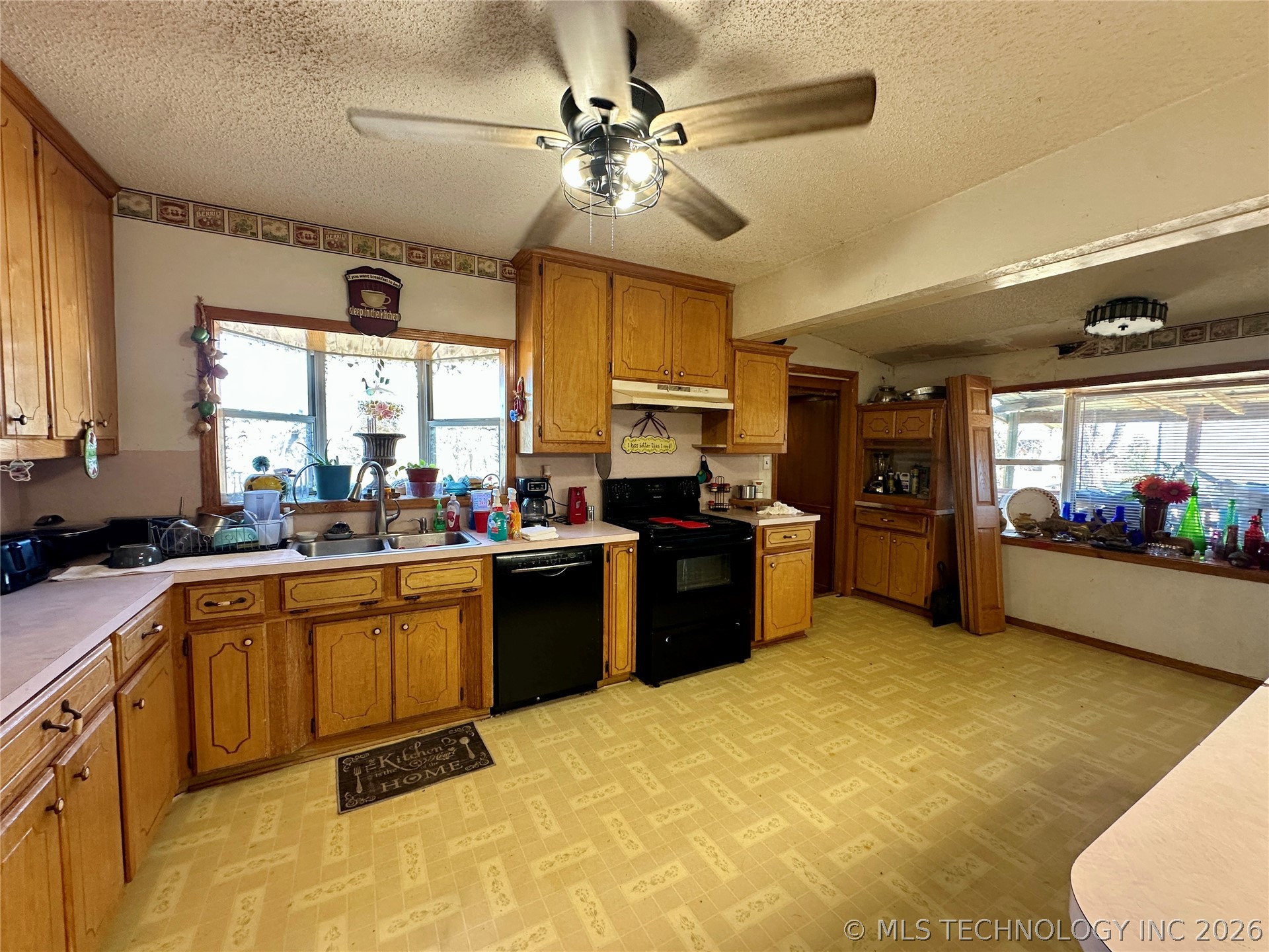 5924 Kickapoo Avenue Property Photo 25