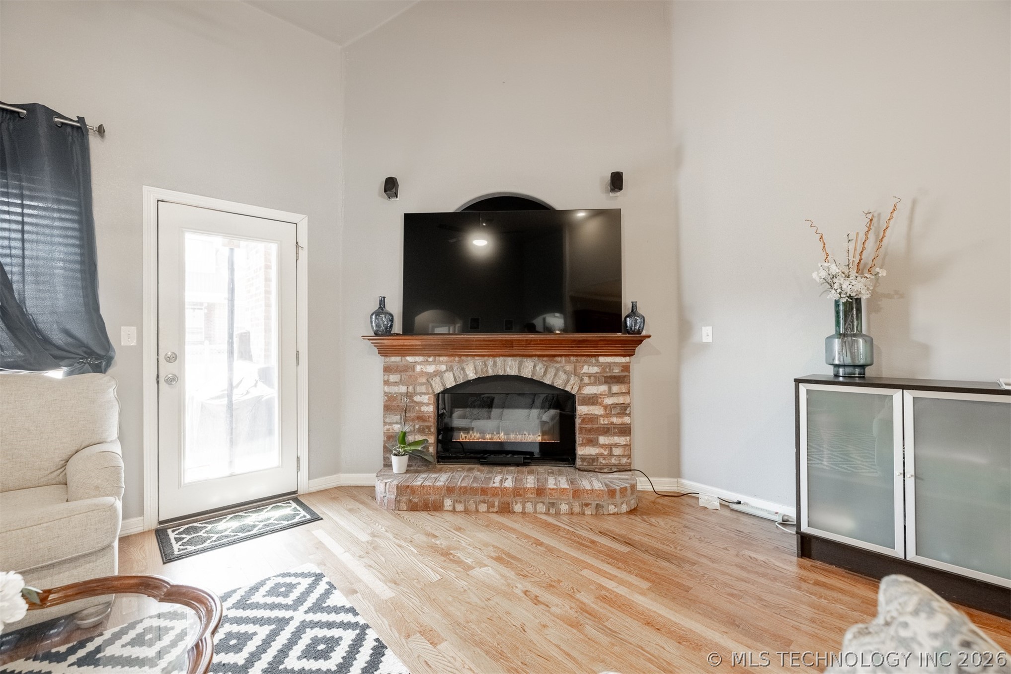 710 W 40th Street Property Photo 7