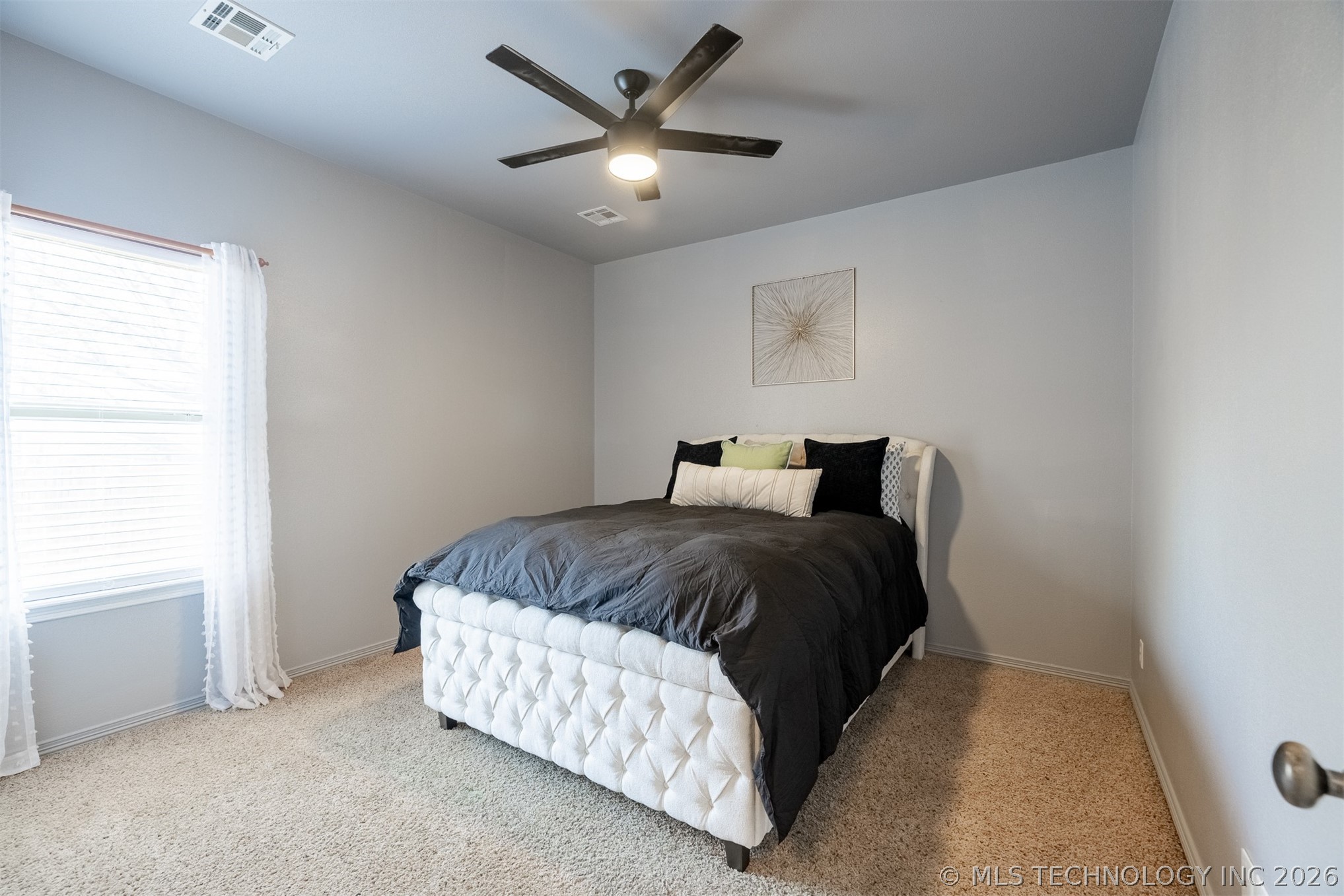 710 W 40th Street Property Photo 33