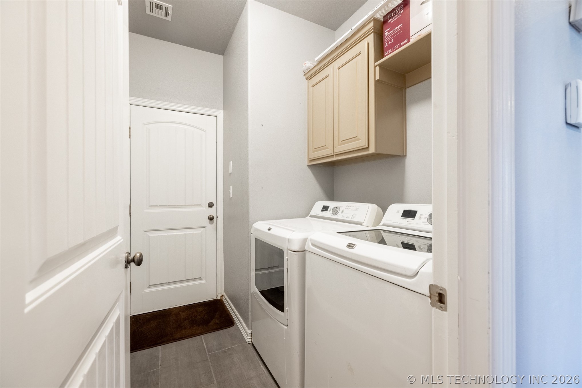 710 W 40th Street Property Photo 40