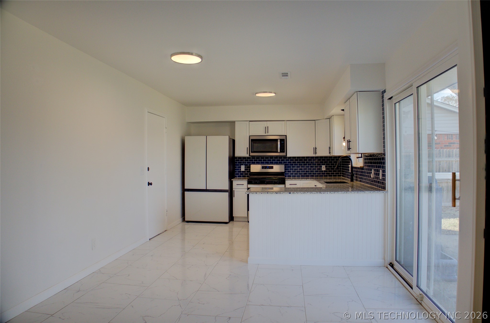 1924 W Urbana Street Property Photo 12