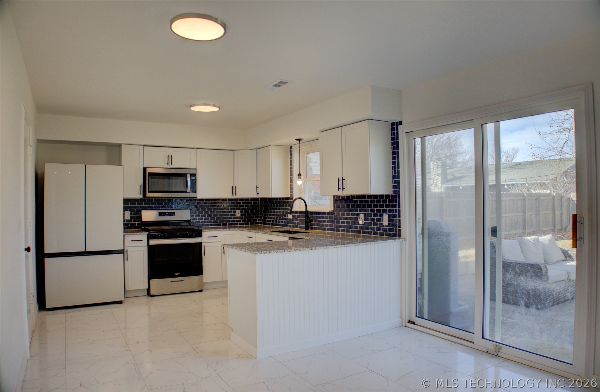 1924 W Urbana Street Property Photo 13