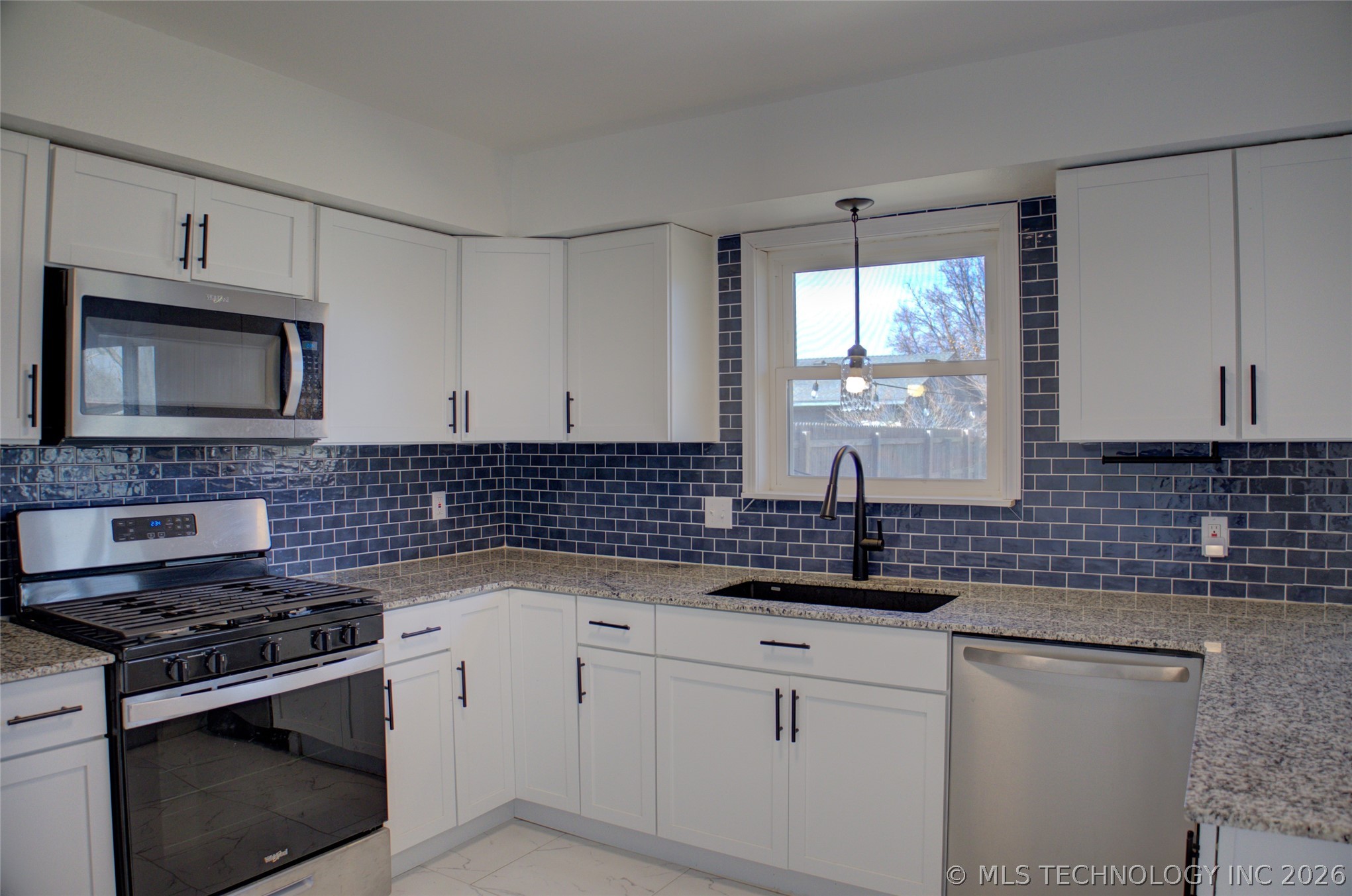 1924 W Urbana Street Property Photo 19