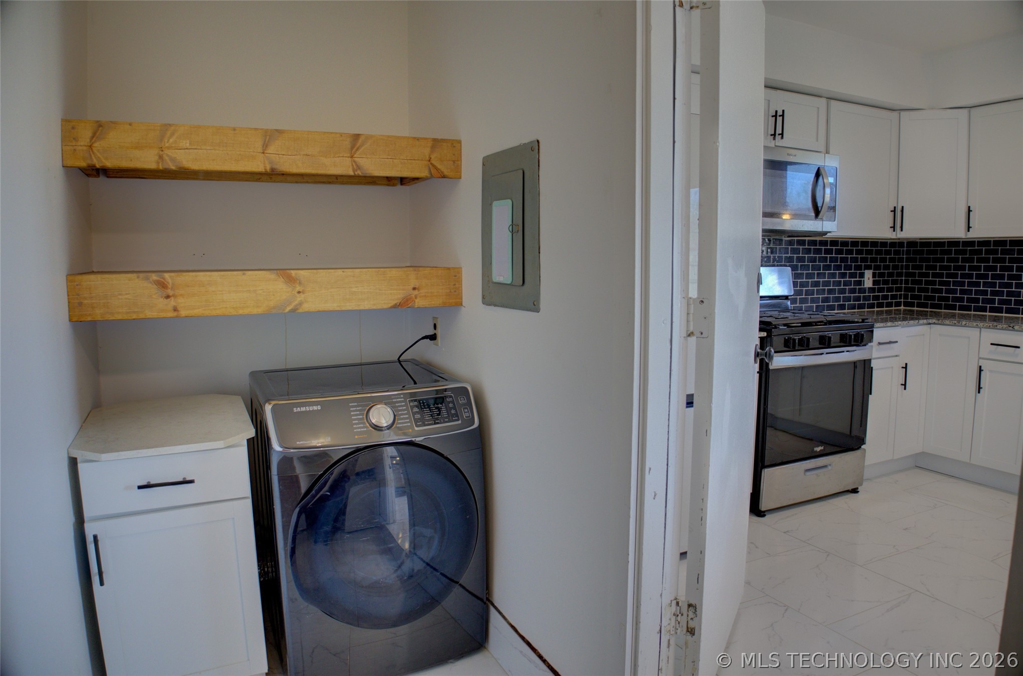 1924 W Urbana Street Property Photo 23