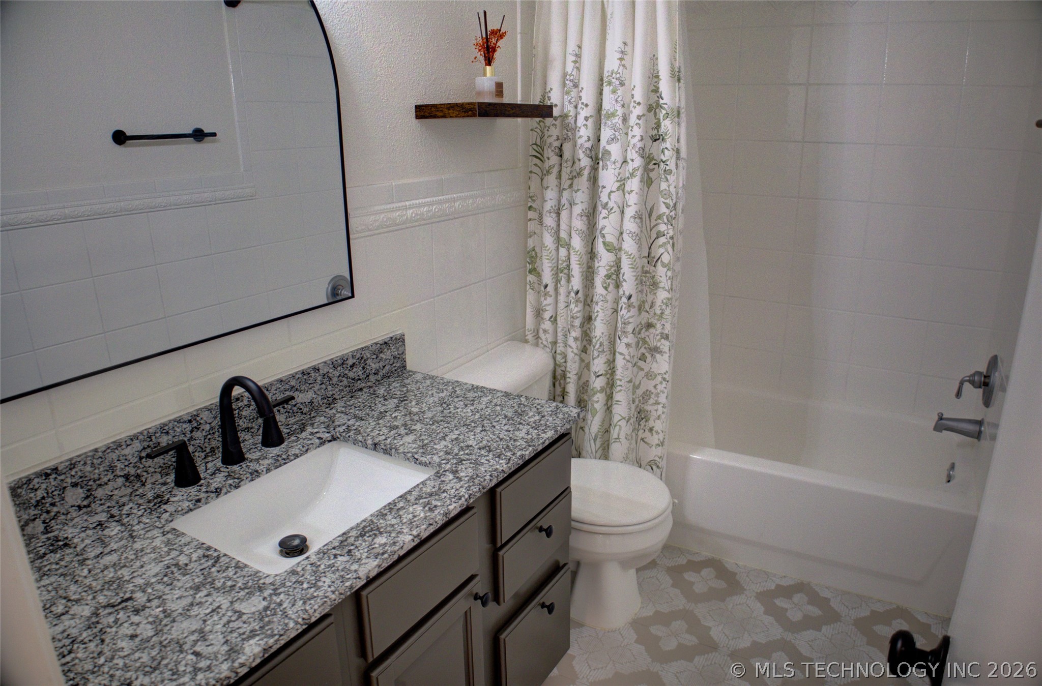 1924 W Urbana Street Property Photo 27
