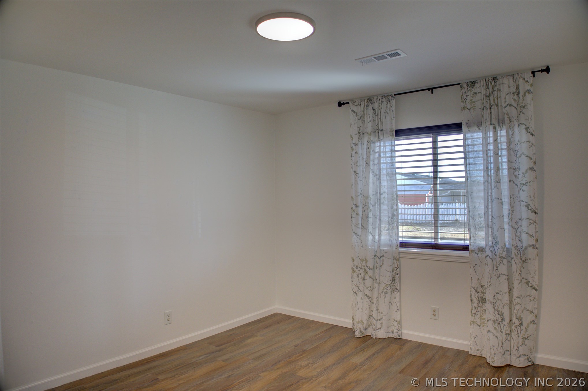 1924 W Urbana Street Property Photo 29