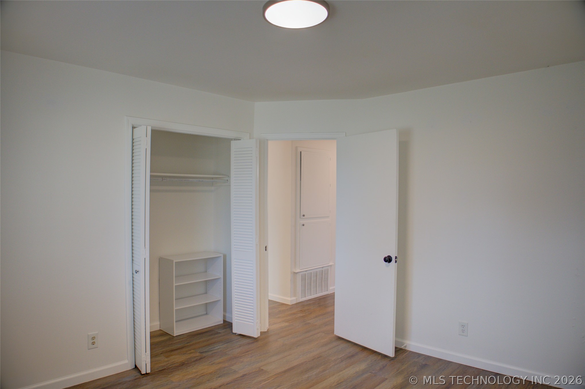 1924 W Urbana Street Property Photo 31